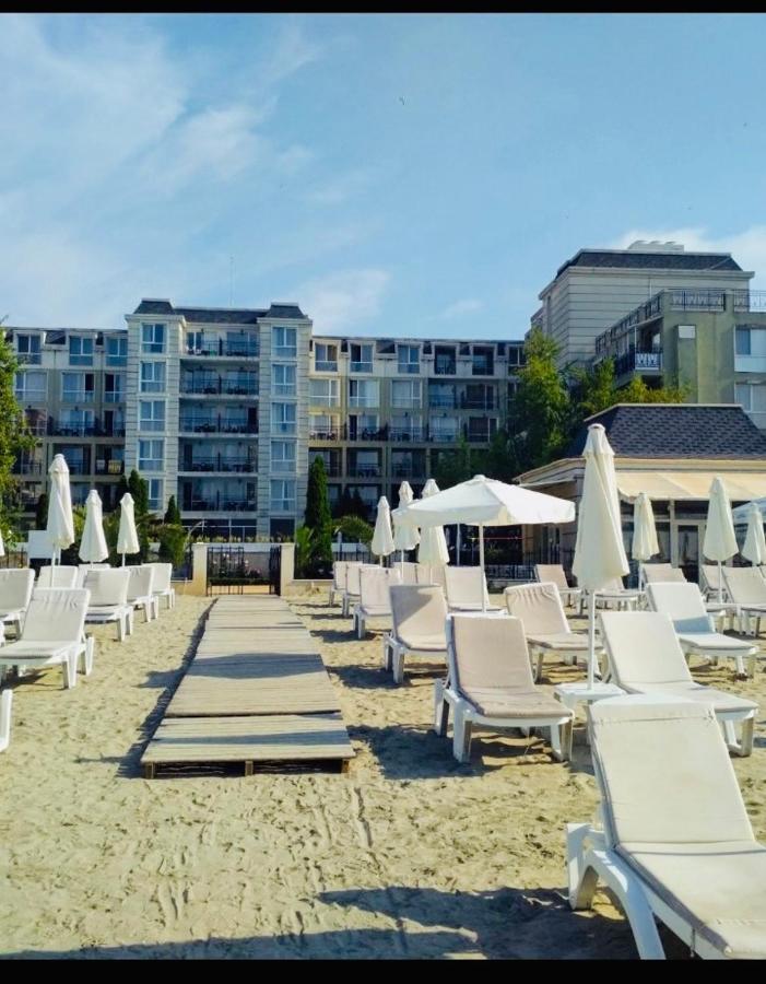Studio Festa Pomorie Luaran gambar